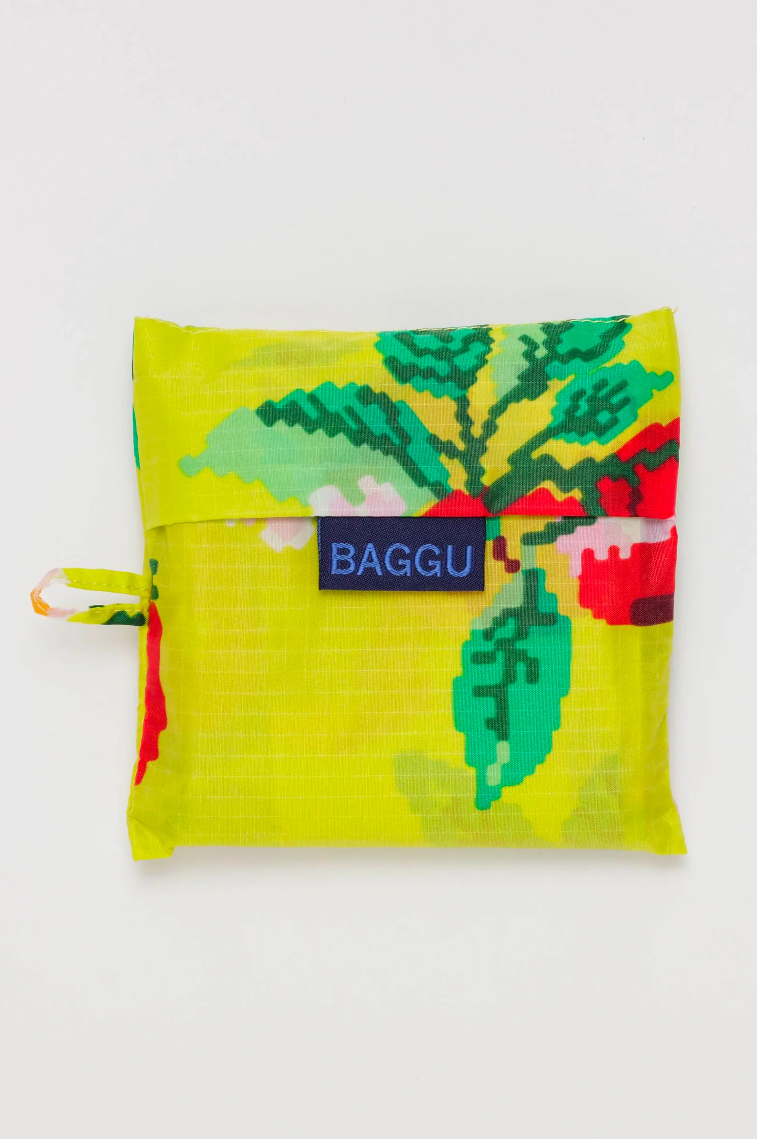 Baggu Needlepoint Apple Standard Reusable Bag