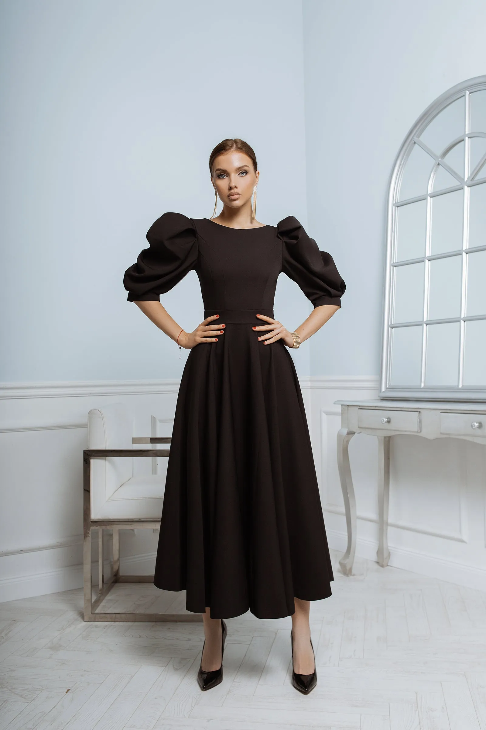 Black Backless Puff-Sleeve Midi Dress