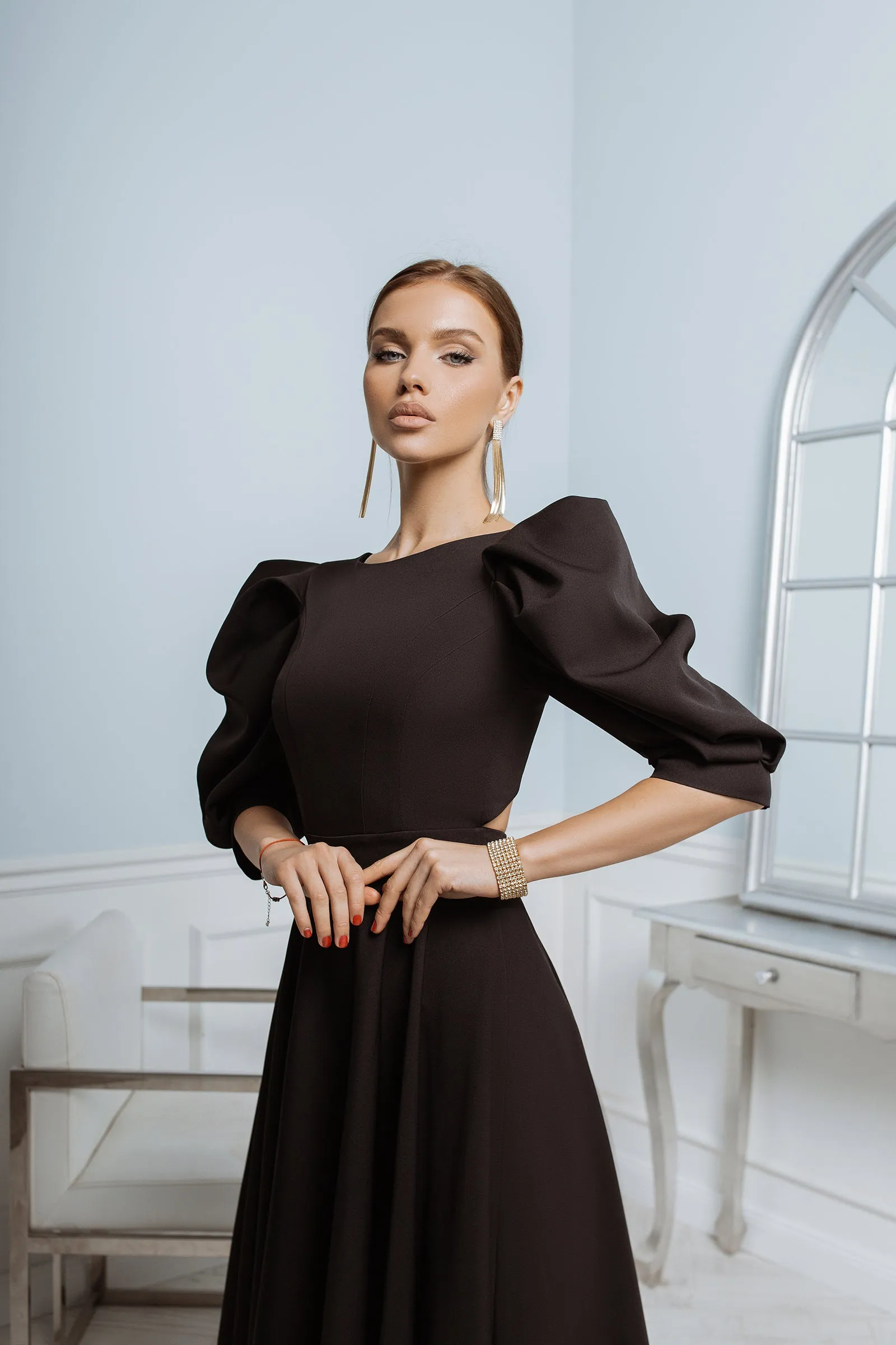 Black Backless Puff-Sleeve Midi Dress