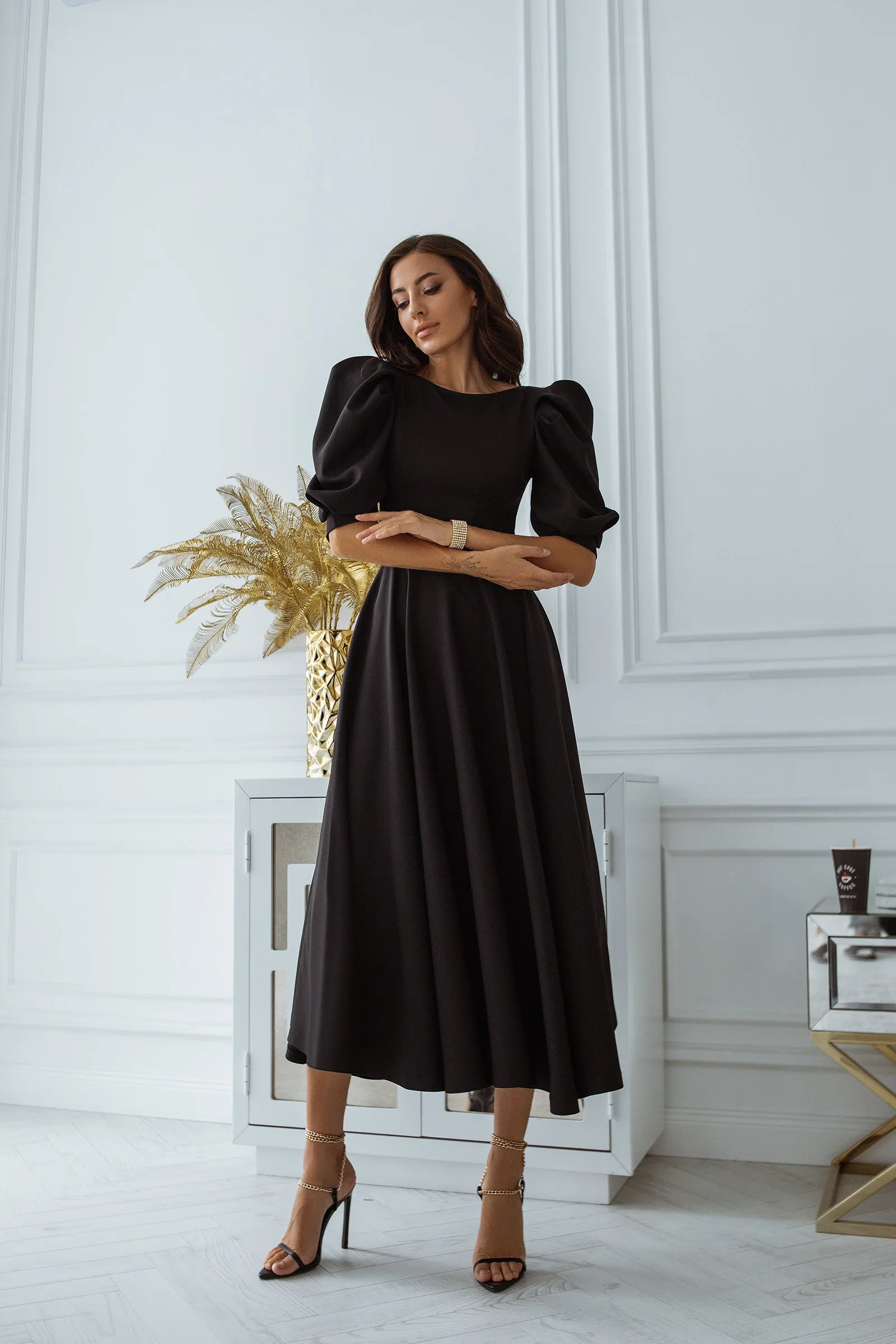 Black Backless Puff-Sleeve Midi Dress