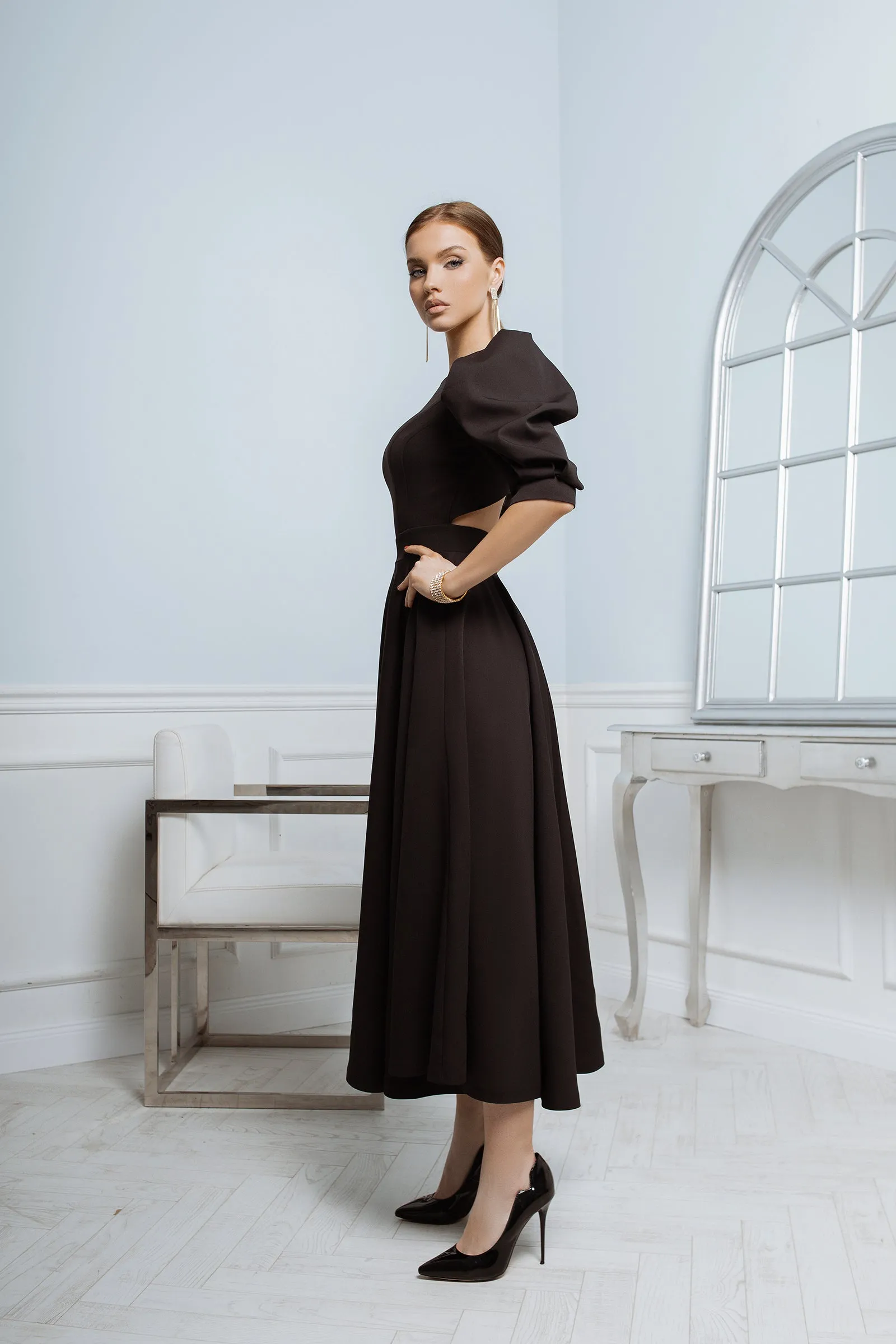 Black Backless Puff-Sleeve Midi Dress