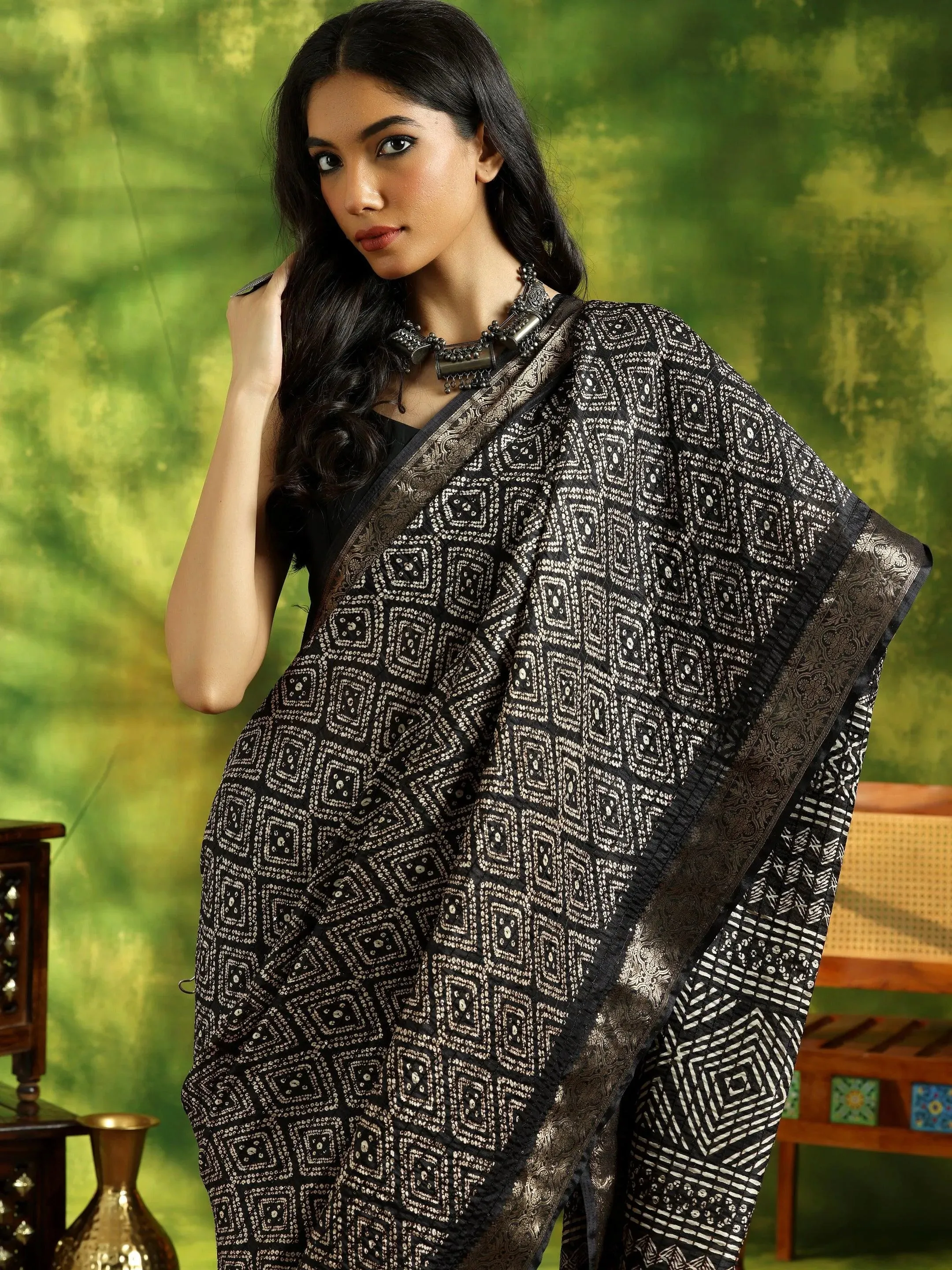 Black Printed Silk Blend Saree With Unstitched Blouse Piece