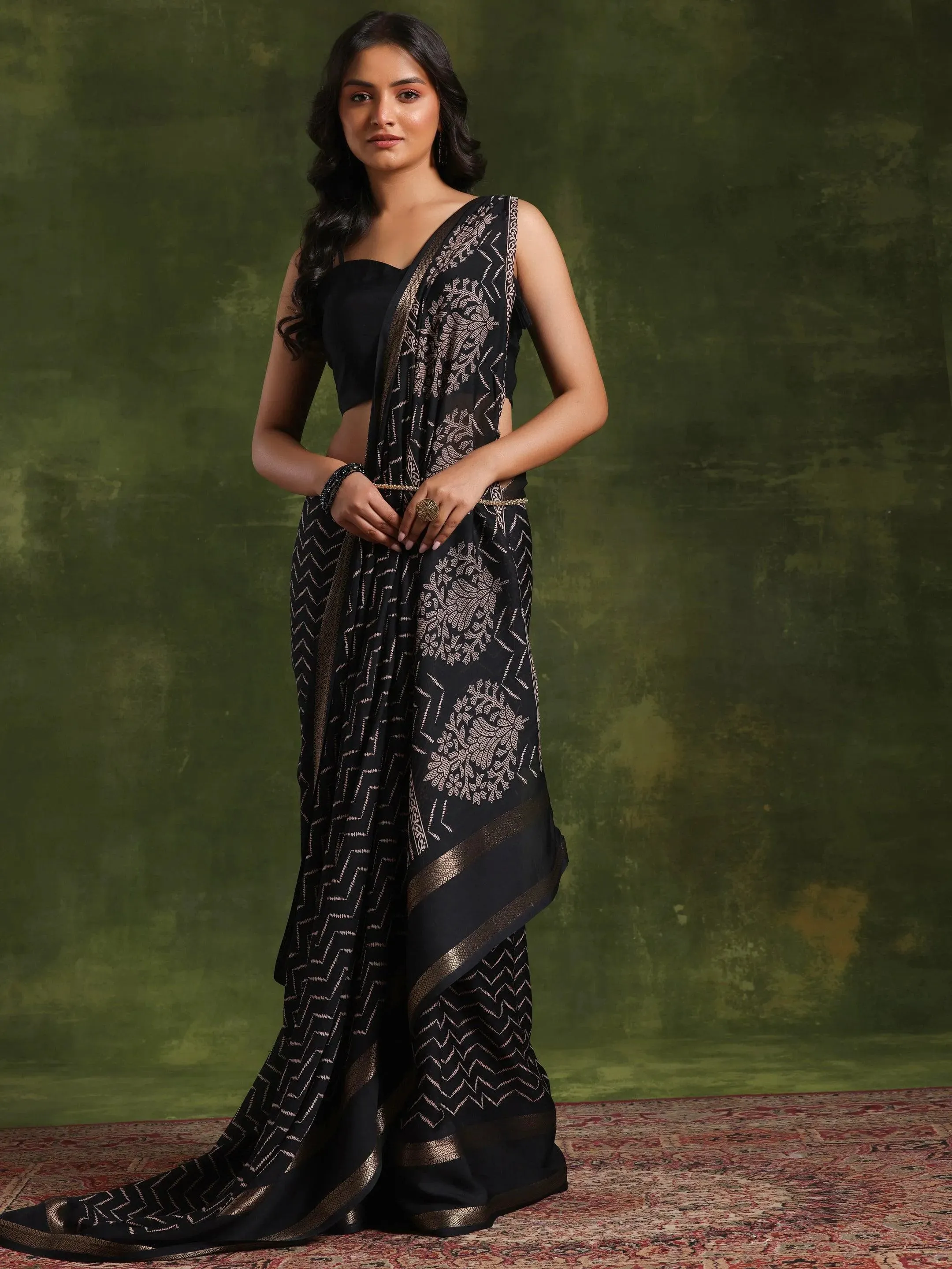 Black Printed Silk Blend Saree With Unstitched Blouse Piece