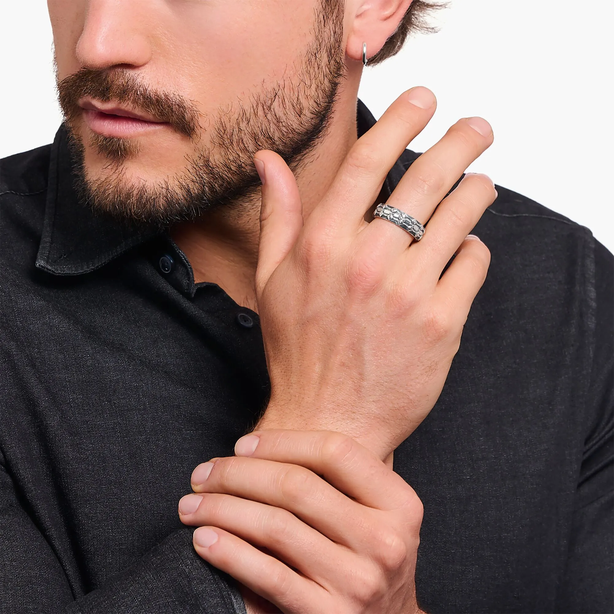 Blackenend wide band ring with Crocodile detailing