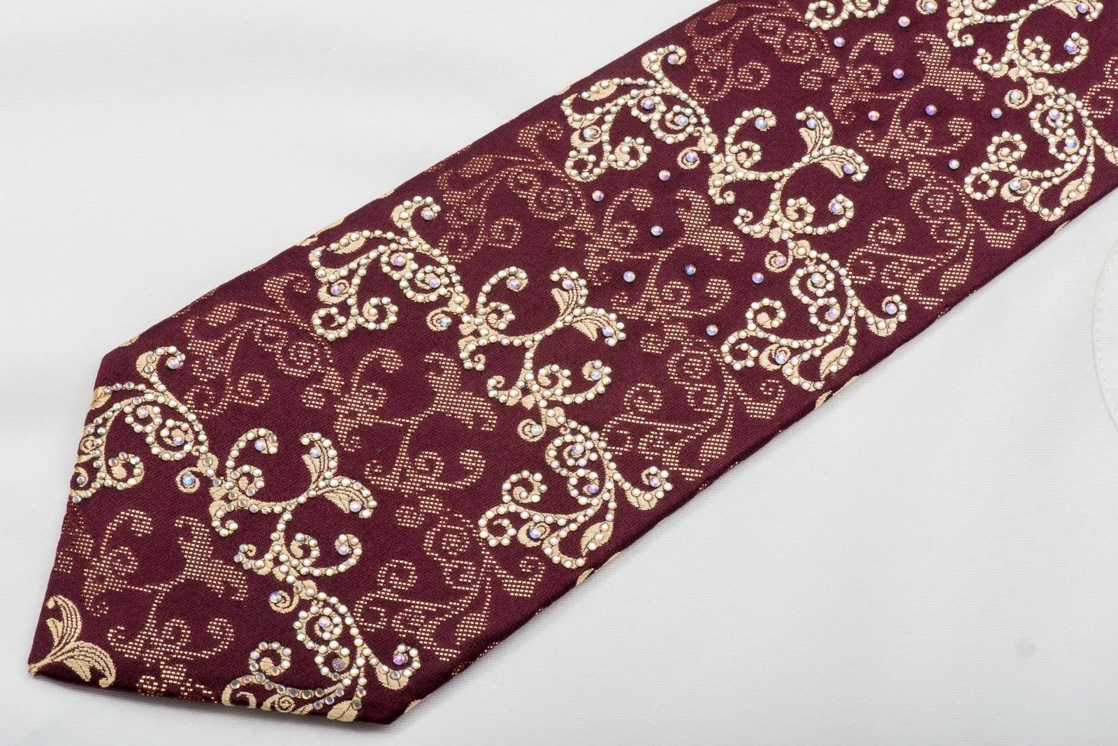 Daniel Hechter Men's Rhinestone Silk Tie Golden Damask On Burgundy With Sparkles