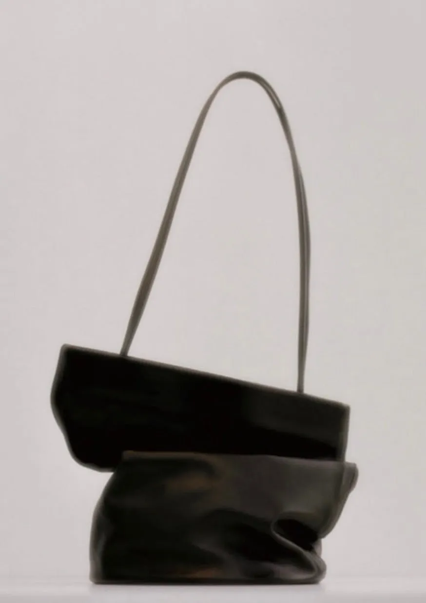 Drape Oval Bucket | Black