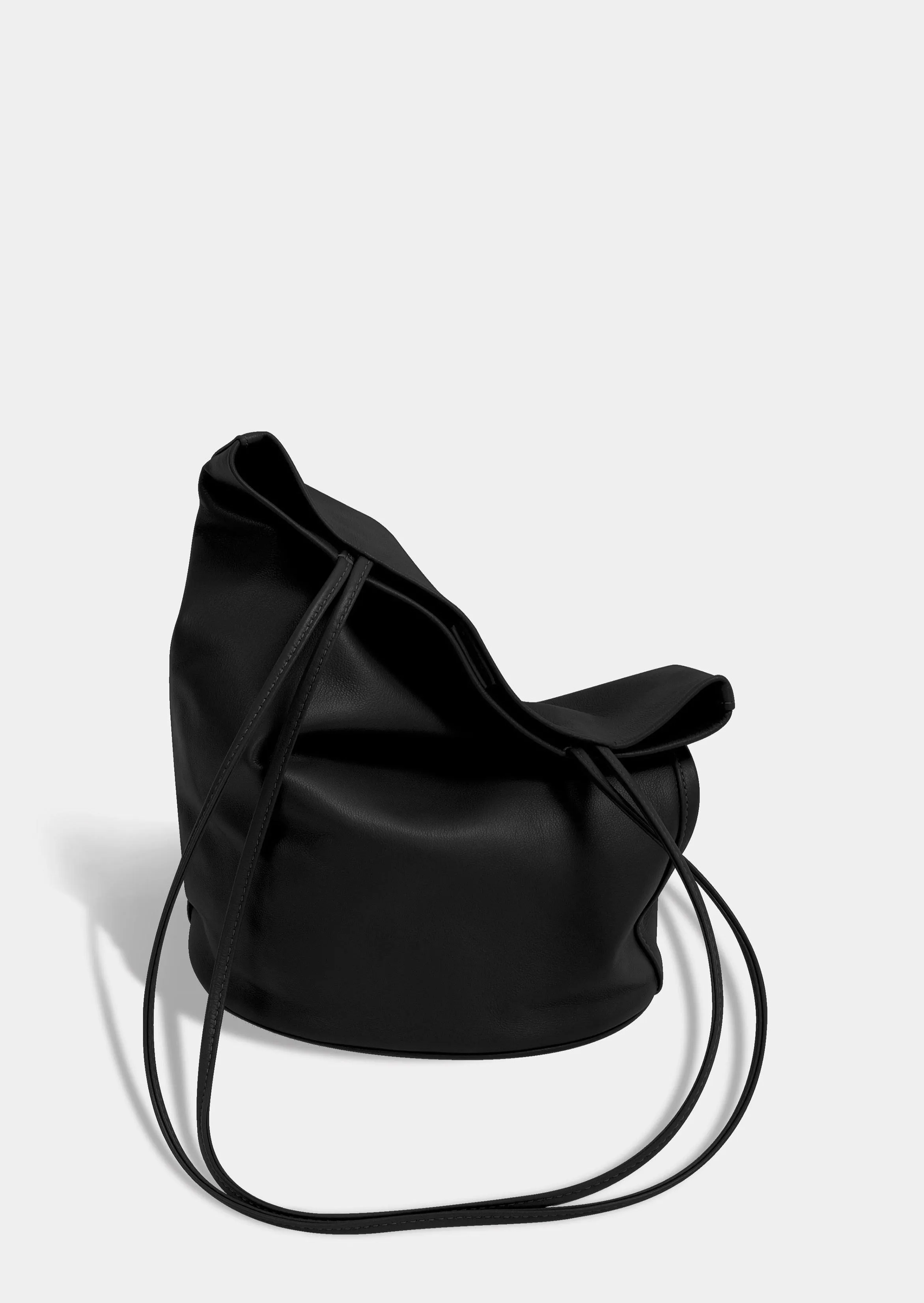 Drape Oval Bucket | Black