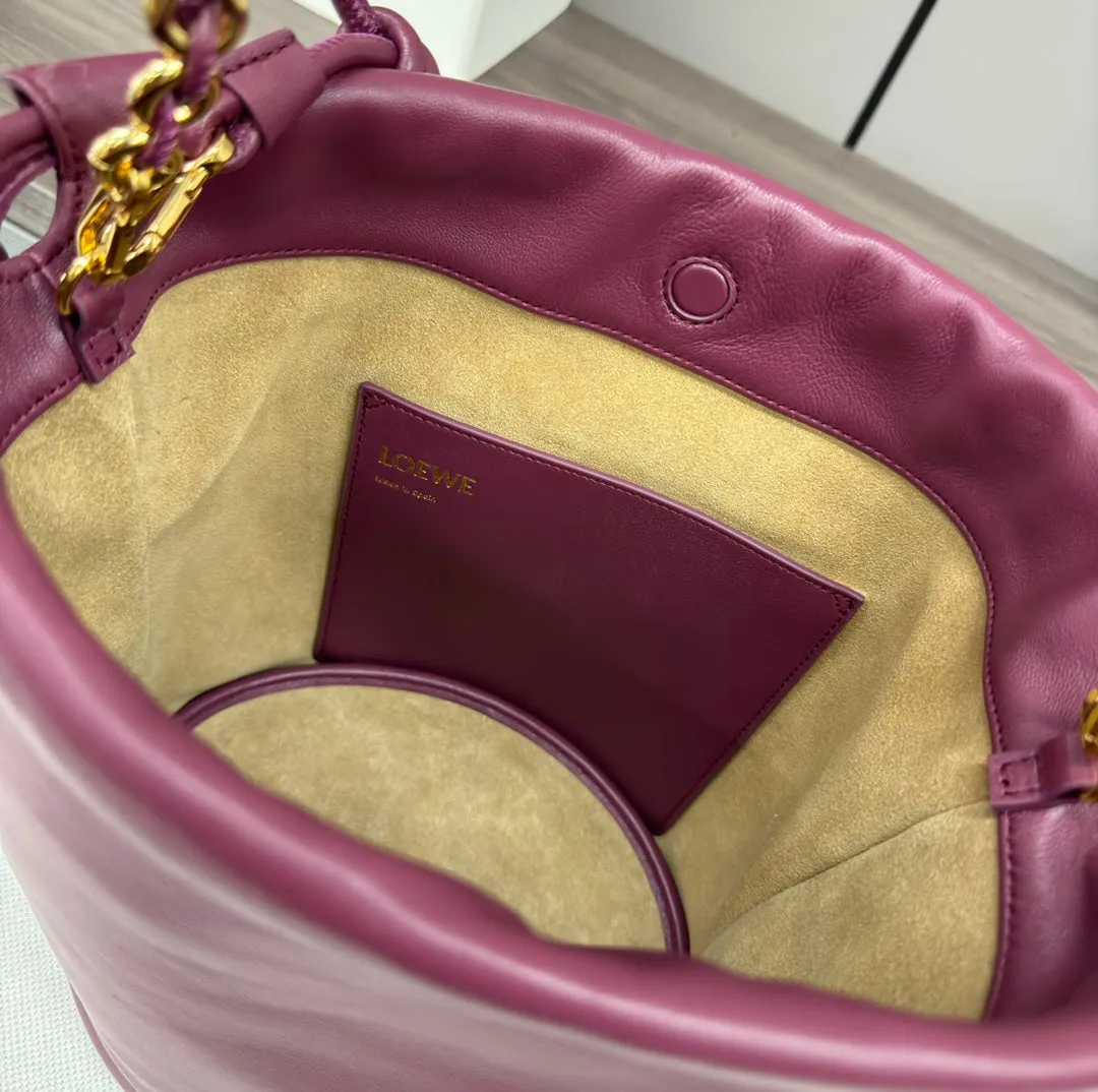 LOE 32 FLAMENCO PURSE BUCKET IN PLUM PURPLE LAMBSKIN