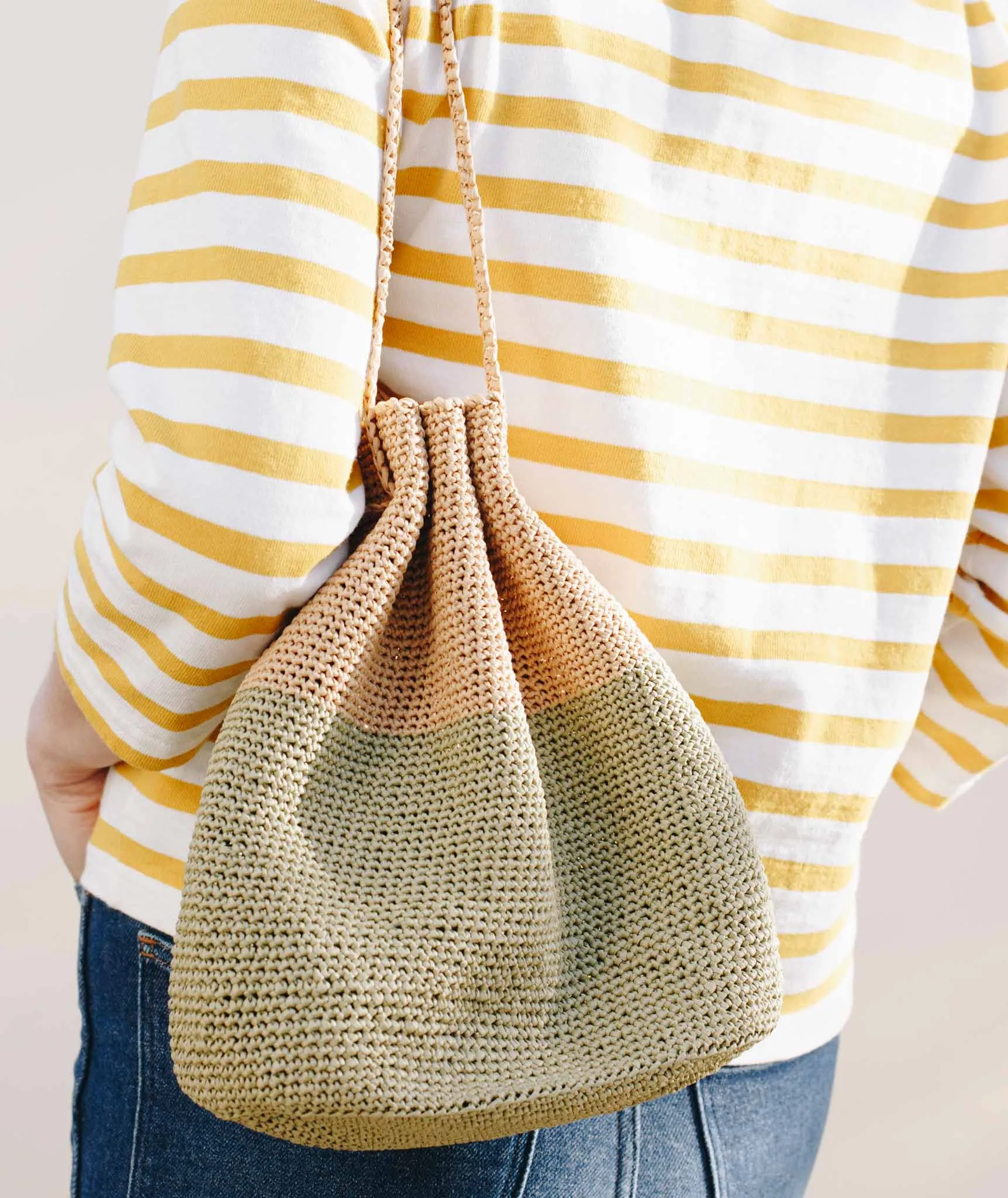 Oval Crocheted Bucket Bag Using Wool and the Gang Ra-Ra Raffia