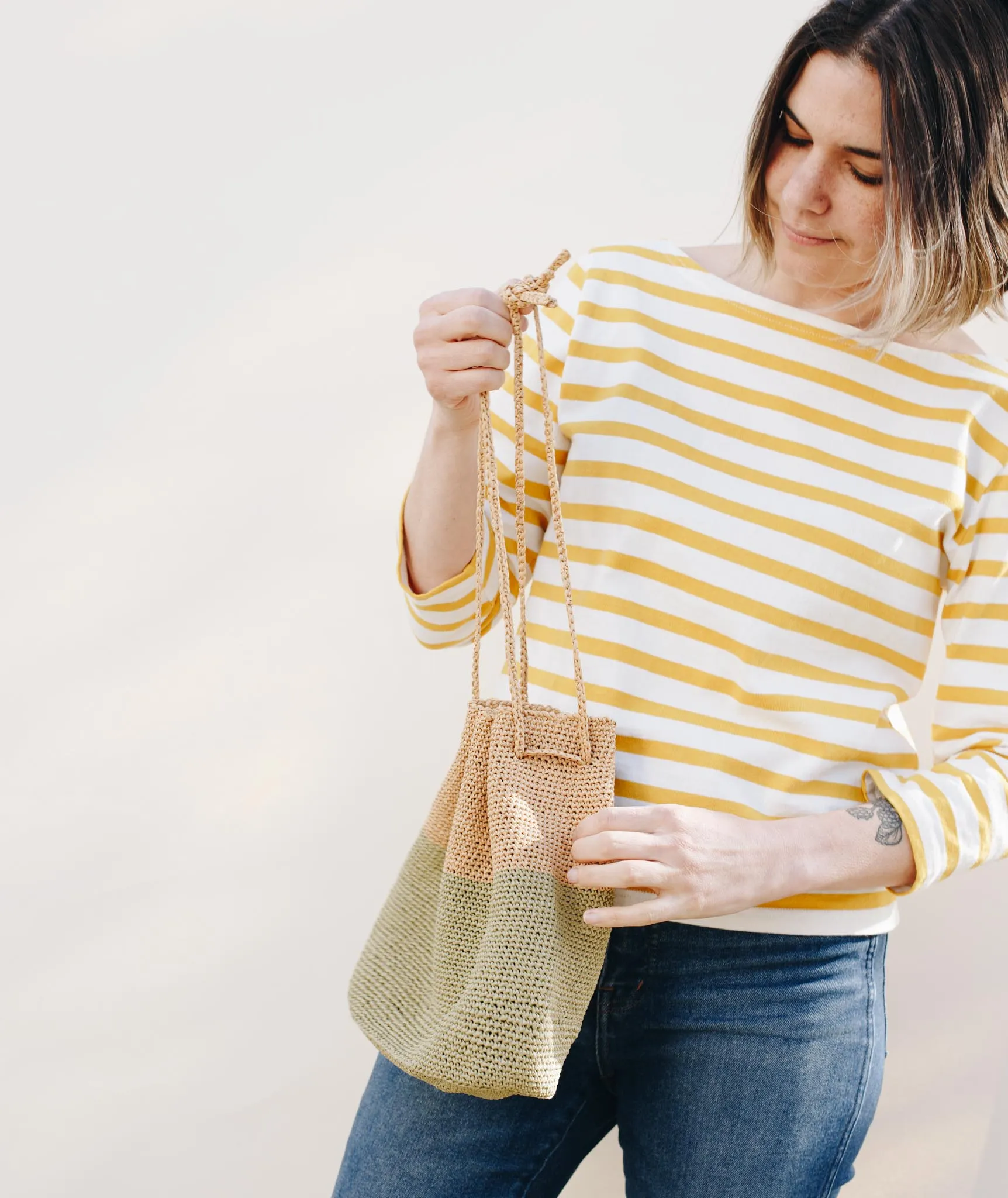 Oval Crocheted Bucket Bag Using Wool and the Gang Ra-Ra Raffia