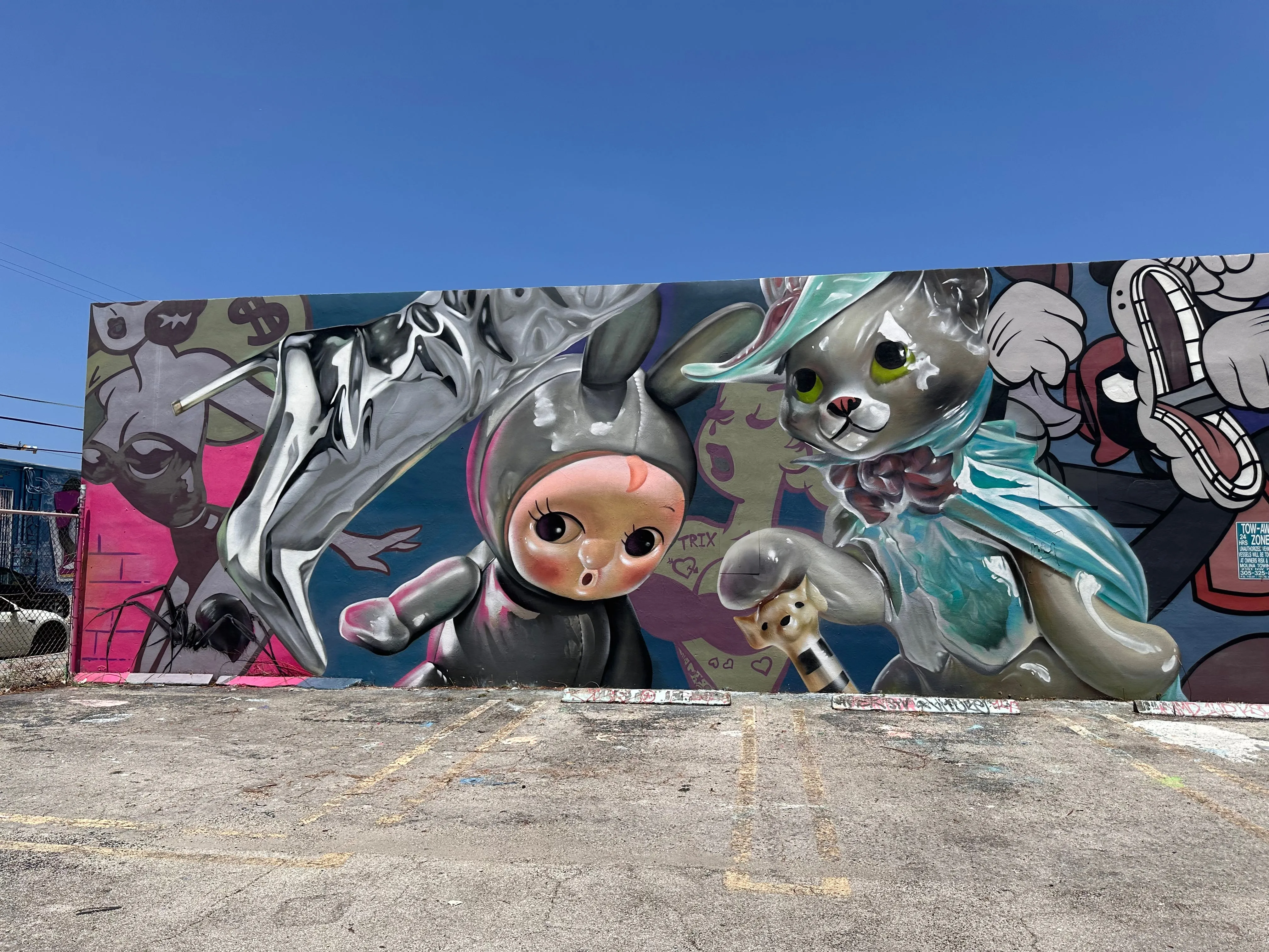 Wynwood - SQUAD SAFARI - Walking Street Art Tour - 2-9 Guests